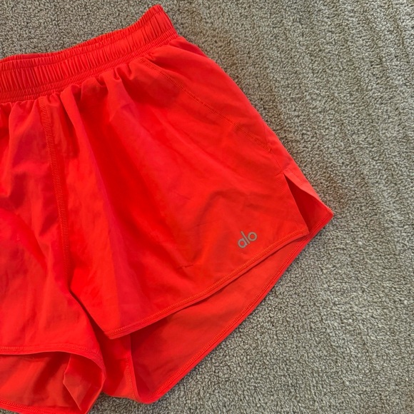 Alo Yoga stride shorts red size xs - Picture 4 of 9